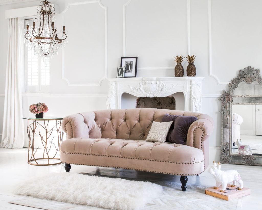 klasyczna sofa salon wnętrze