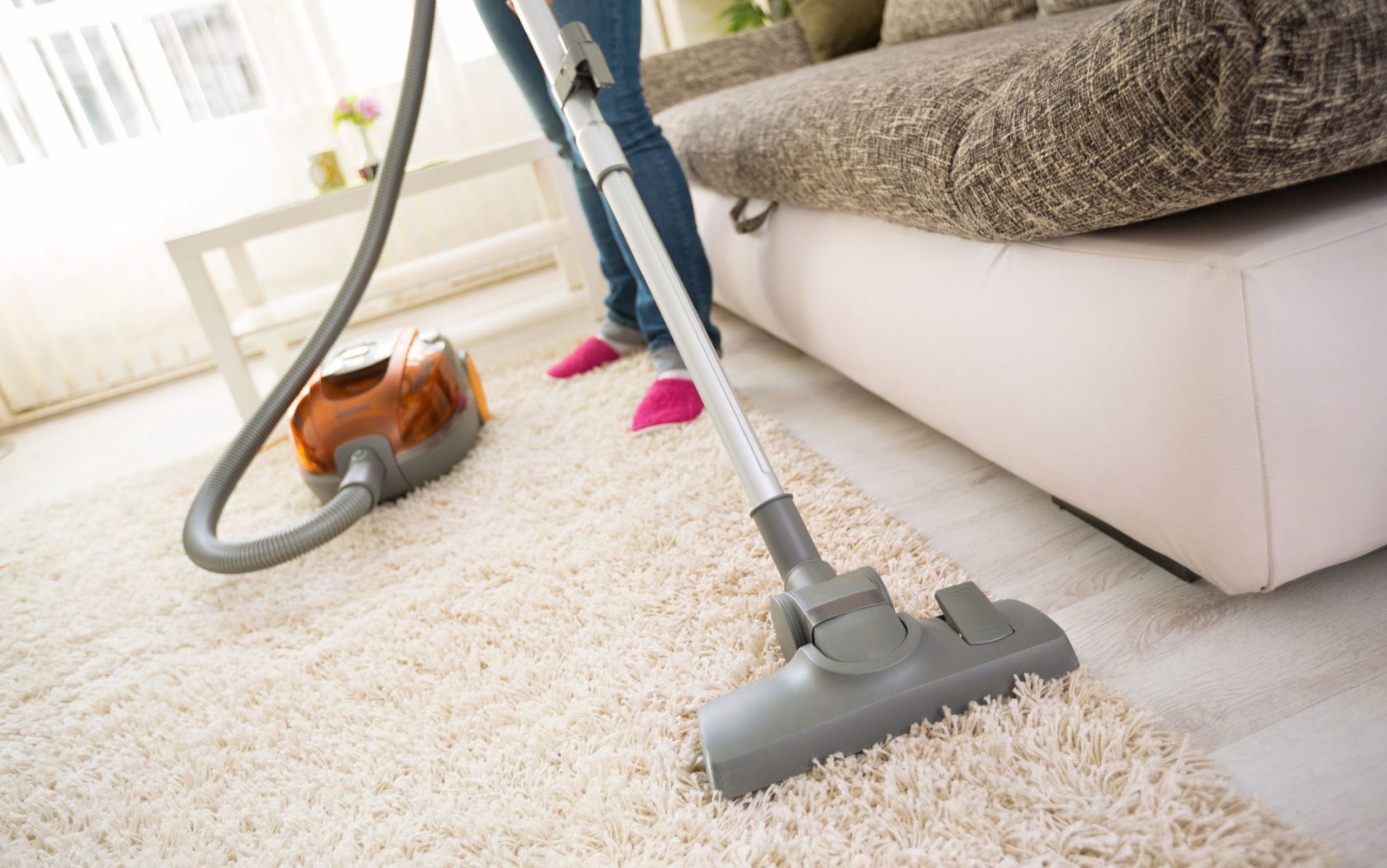 sposoby na sprzątanie dywanu